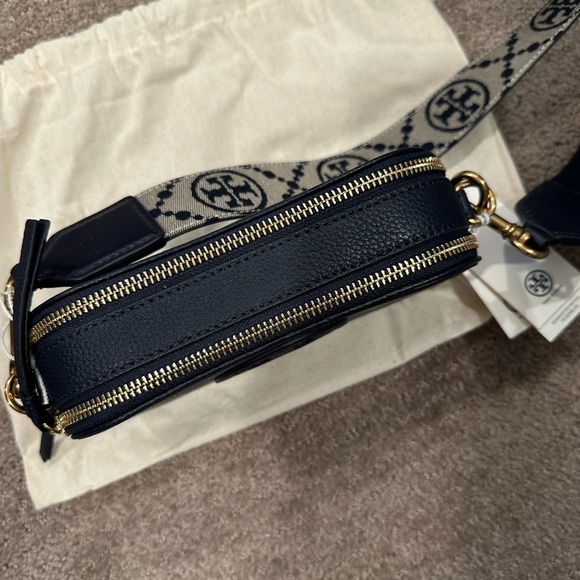 Tory Burch Navy Crossbody Bag - Picture 2 of 3